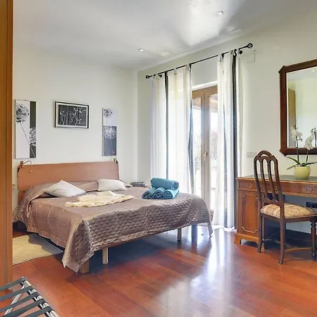 Sunny Flowers Villa *