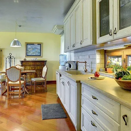 Villa Sunny Flowers Pomer